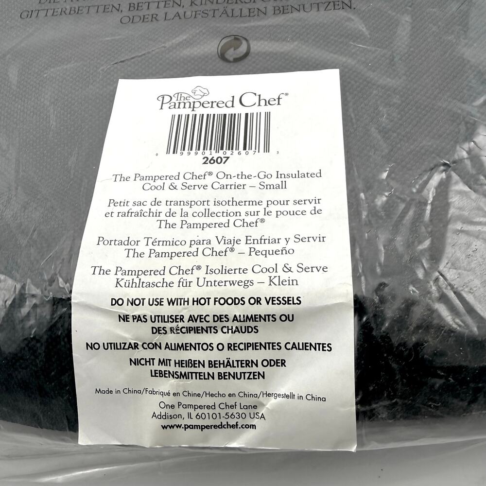 Pampered Chef On The Go Insulated Cool and Serve Carrier Small 2607 Black 11.5” - Picture 2 of 4